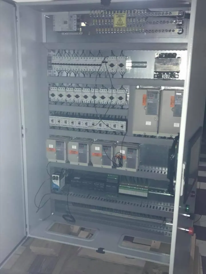 Tablero de control industrial cableado y rotulado